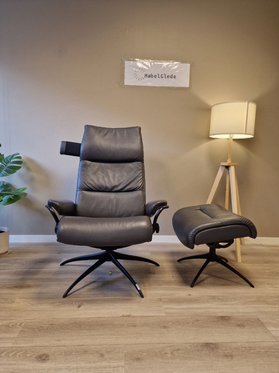 PENT BRUKT | Ekornes Stressless Tokyo lenestol med krakk i grå