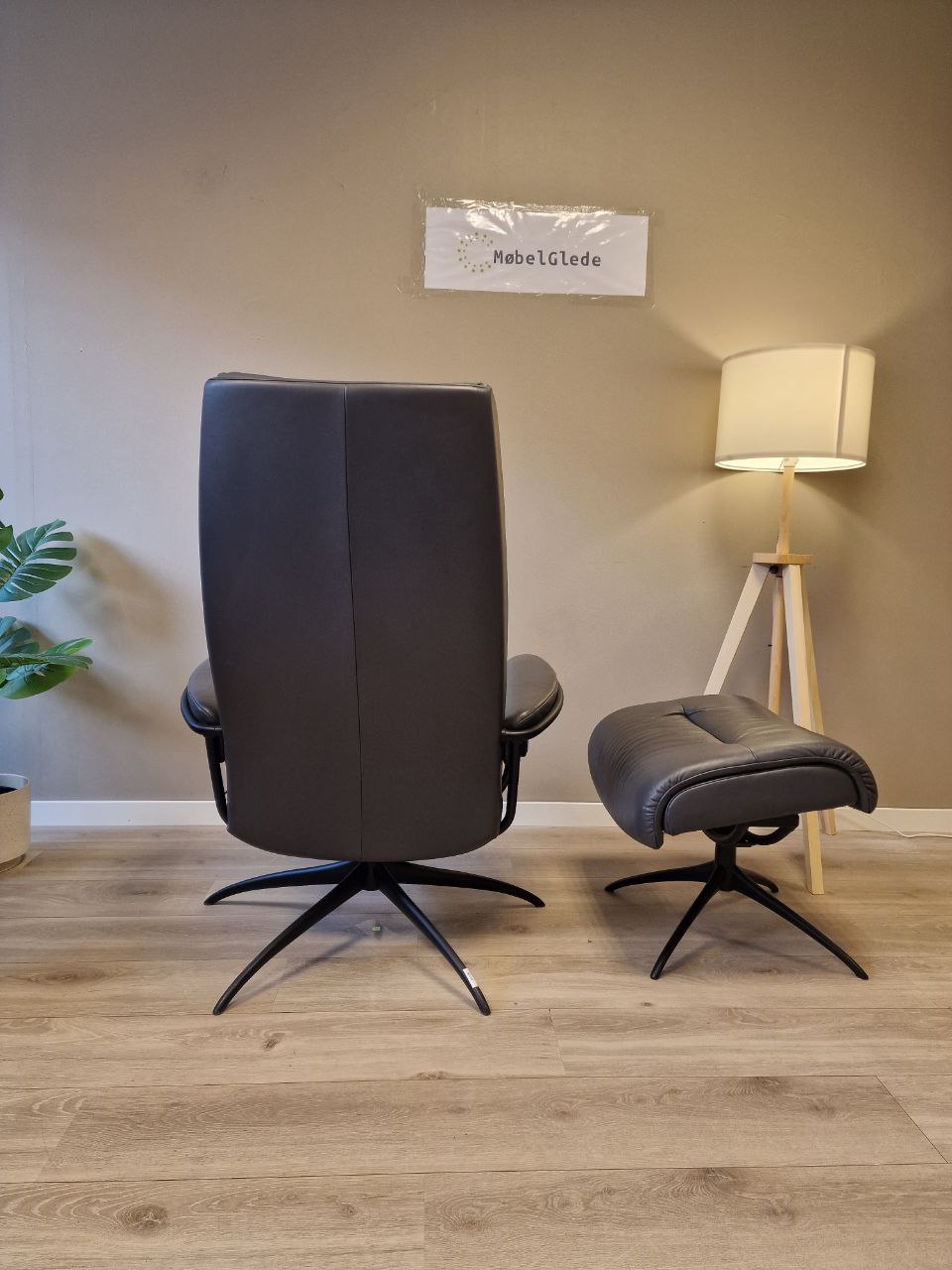 PENT BRUKT | Ekornes Stressless Tokyo lenestol med krakk i grå