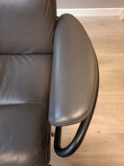 PENT BRUKT | Ekornes Stressless Tokyo lenestol med krakk i grå