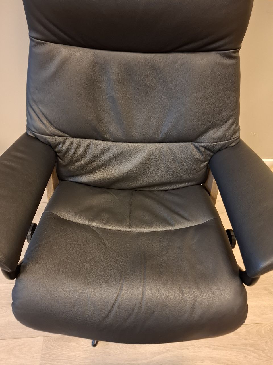 Stressless View lenestol m/krakk i svart