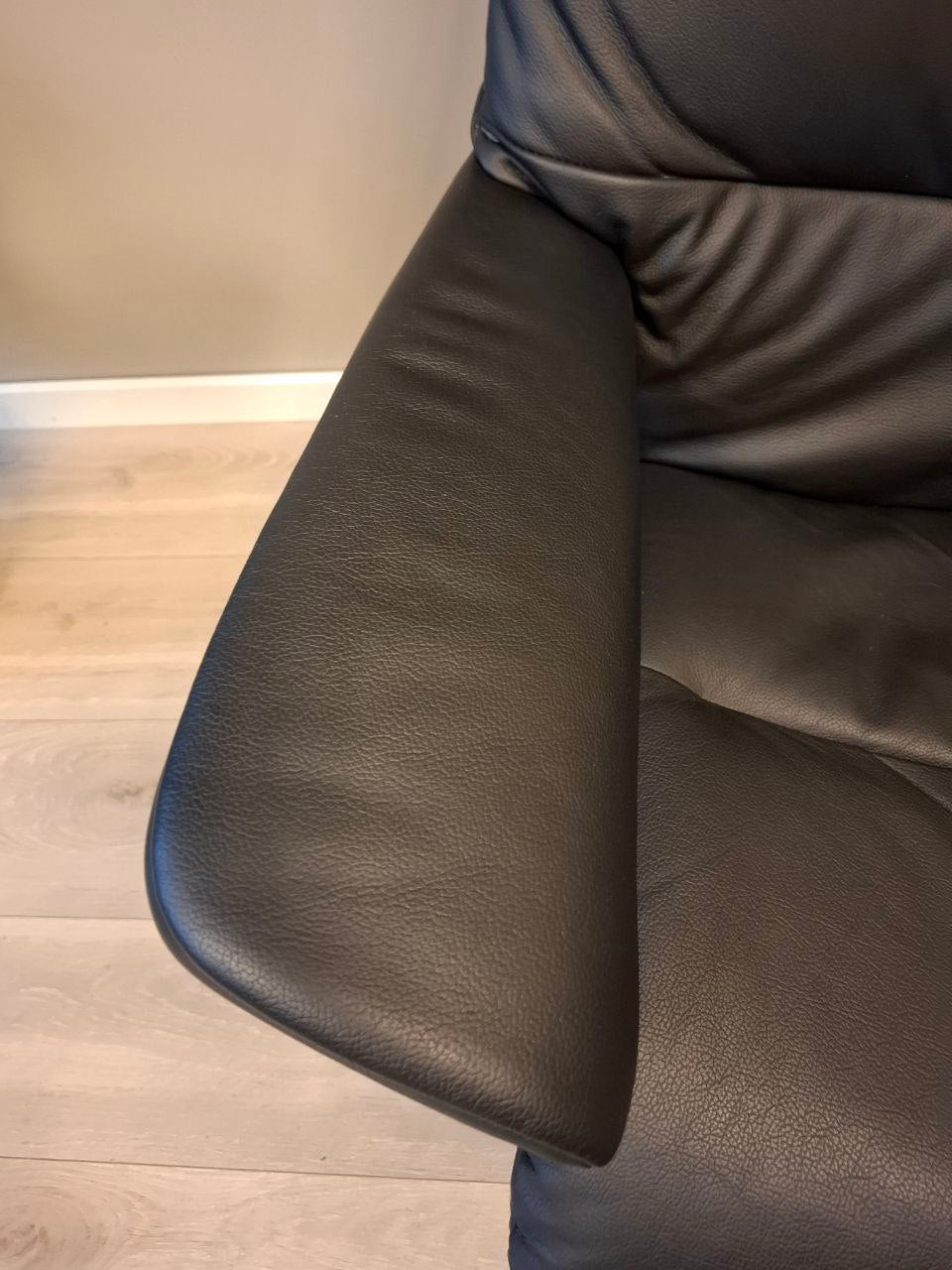 Stressless View lenestol m/krakk i svart