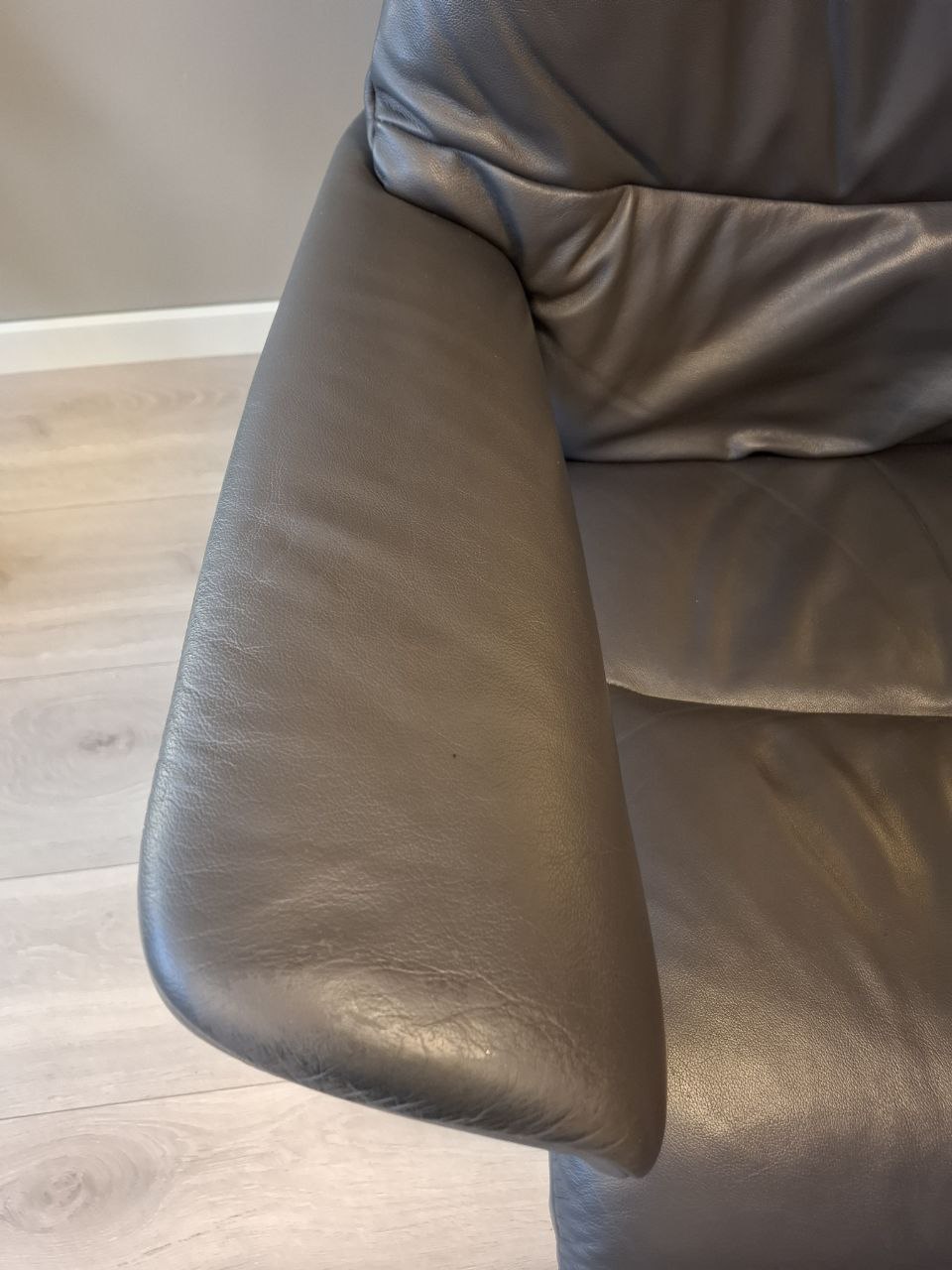 Stressless View (M) lenestol m/krakk i grå