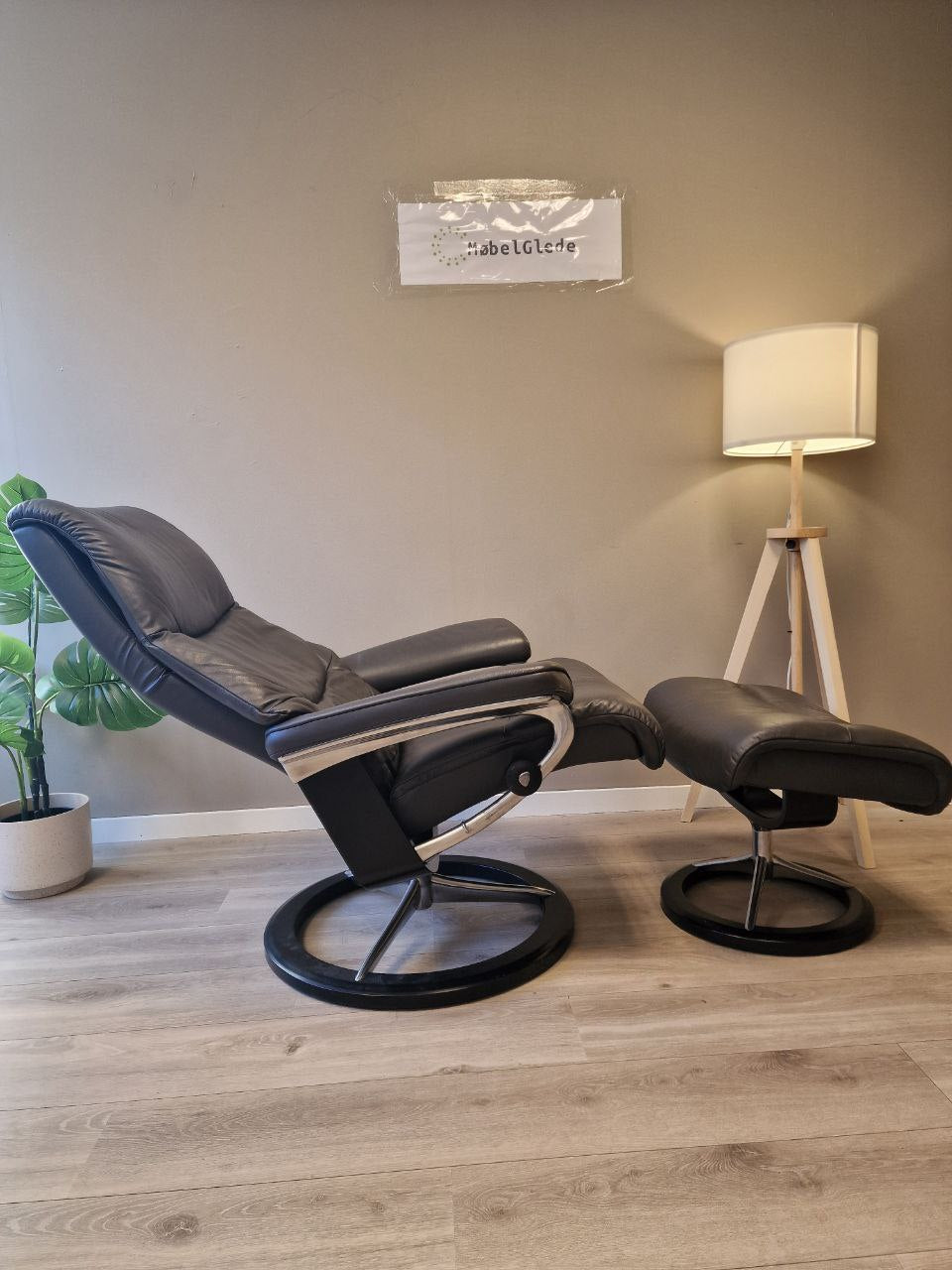 Brukt Stressless View (M) lenestol m/krakk i grå - sidevisning