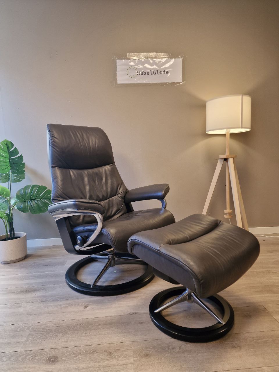 Brukt Stressless View (M) lenestol m/krakk i grå - frontvisning