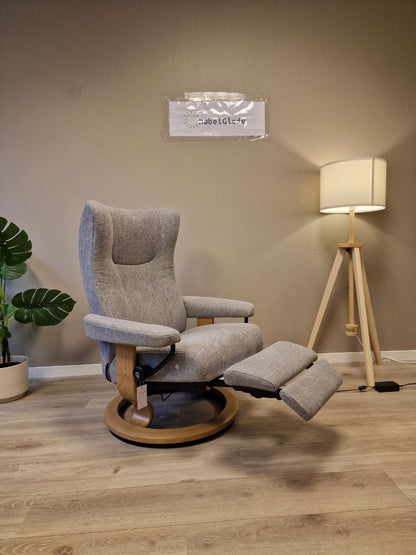 Brukt Stressless Wing Power lenestol (M) i grå - frontvisning