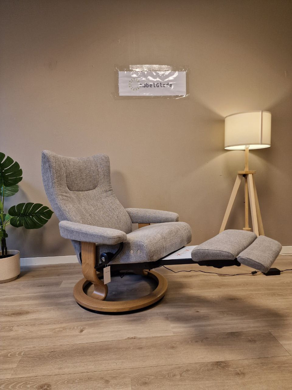 Brukt Stressless Wing Power lenestol (M) i grå - naerbilde