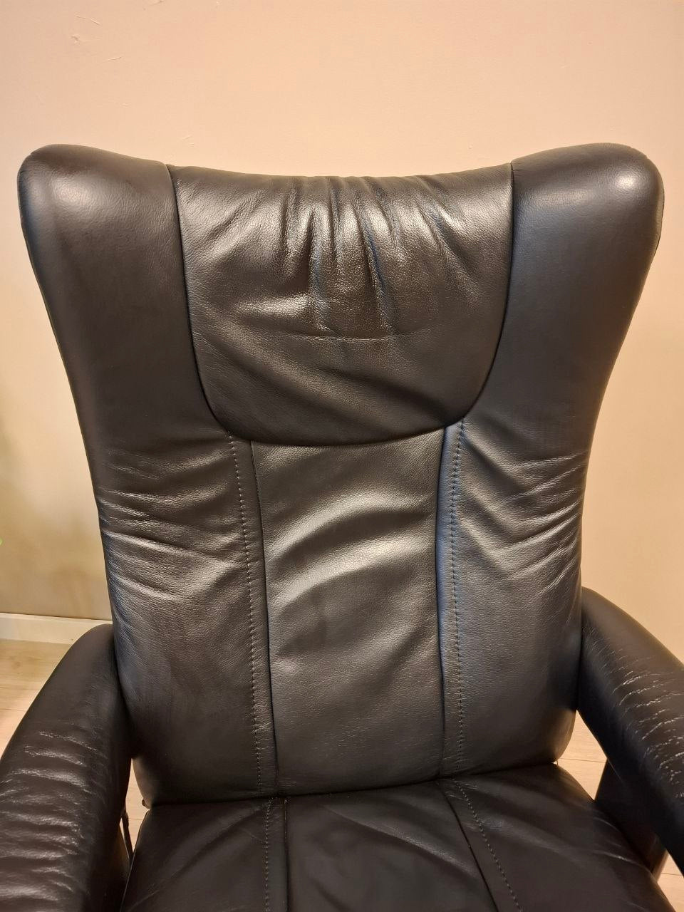 Stressless Wing Power lenestol (M) i svart