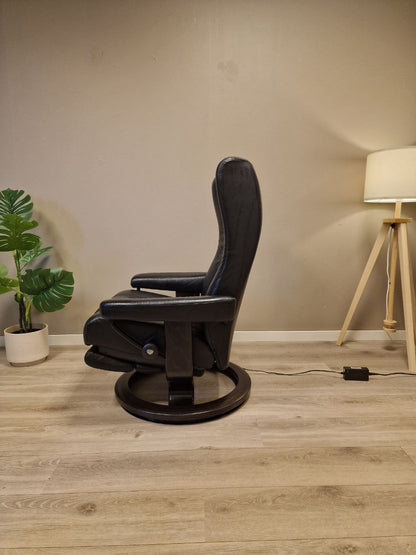Brukt Stressless Wing Power lenestol (M) i svart - helvisning
