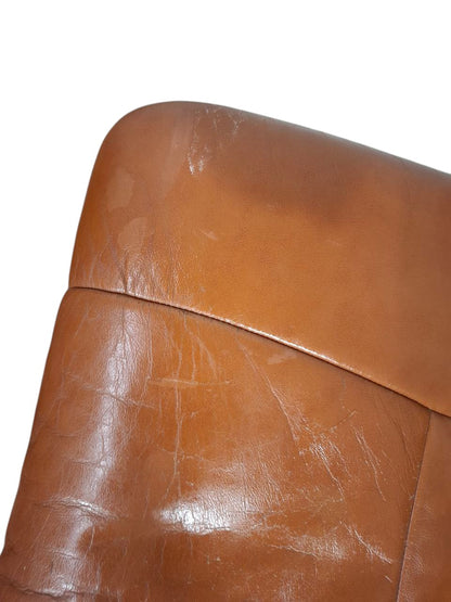 Hjellegjerde Lenestol med Fotskammel – Cognac Skinn | Komfort & Design