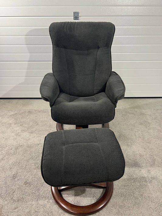 Hjellegjerde® lenestol med krakk – Komfort og ergonomi | MøbelGlede