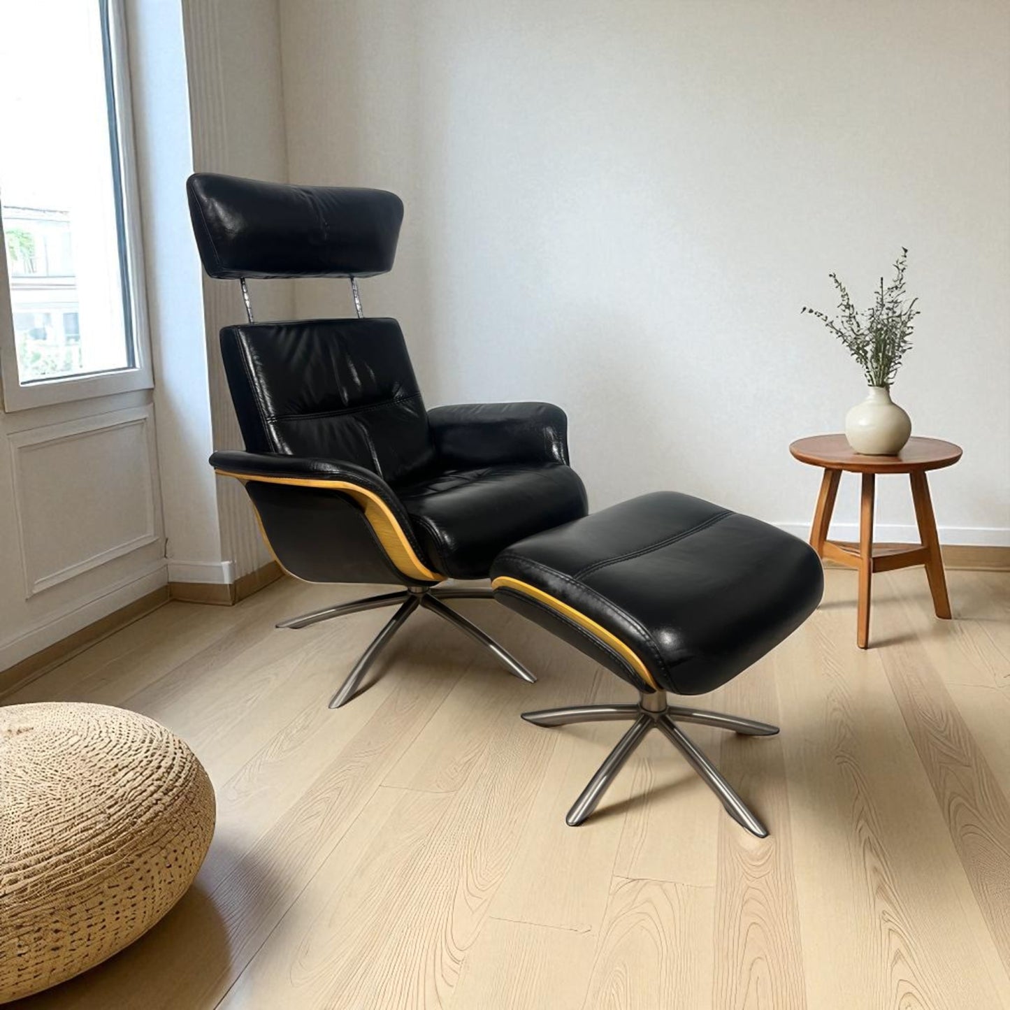 IMG Comfort Space lenestol med krakk i skinn – Komfort & Stil | MøbelGlede