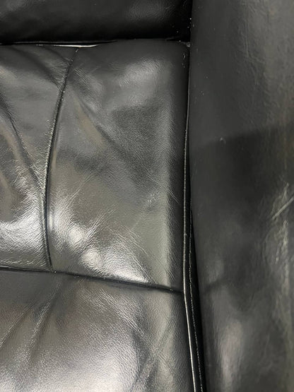 IMG Comfort Space lenestol med krakk i skinn – Komfort & Stil | MøbelGlede