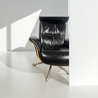 IMG Comfort Space lenestol med krakk i skinn – Komfort & Stil | MøbelGlede