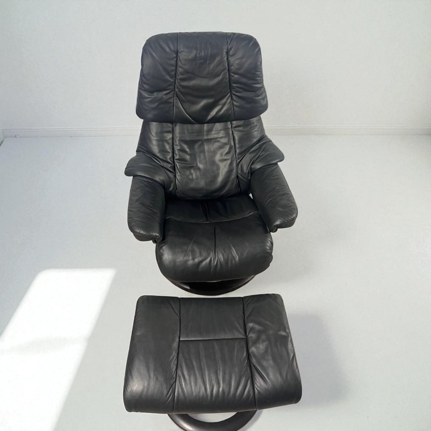 Stressless Reno i sort skinn – Kvalitet & Komfort fra Ekornes | MøbelGlede