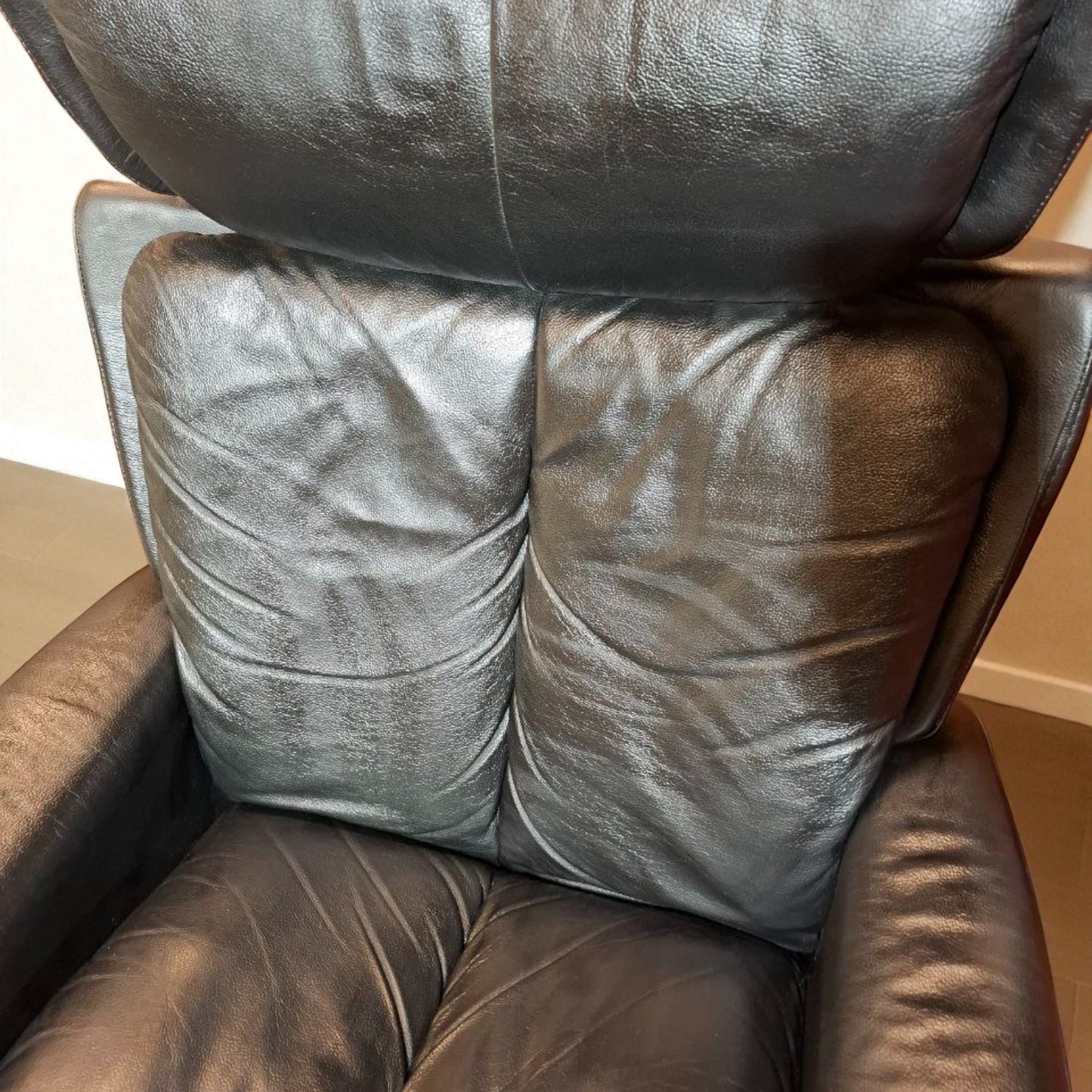 Stressless Magic (M) lenestol svart skinn m/ krakk – Ekornes kvalitet | MøbelGlede