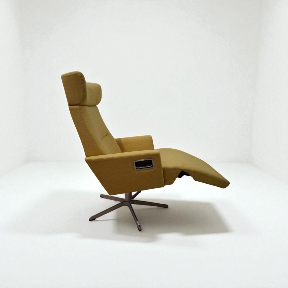 Eksklusiv Conform Relieve Recliner med innbygd fothviler