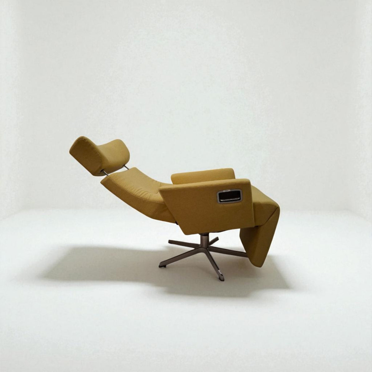 Eksklusiv Conform Relieve Recliner med innbygd fothviler