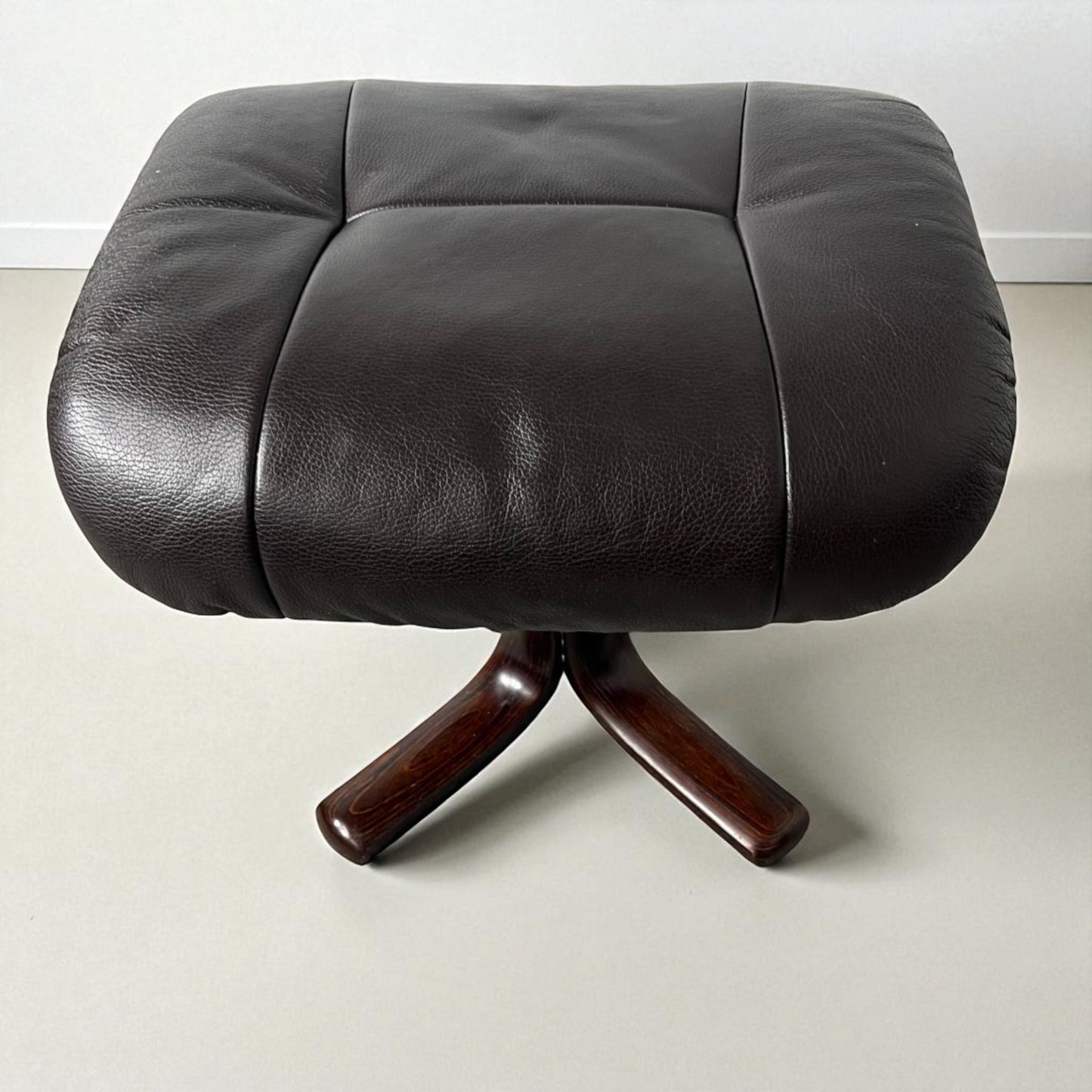 Hjellegjerde Scansit lenestol m/krakk