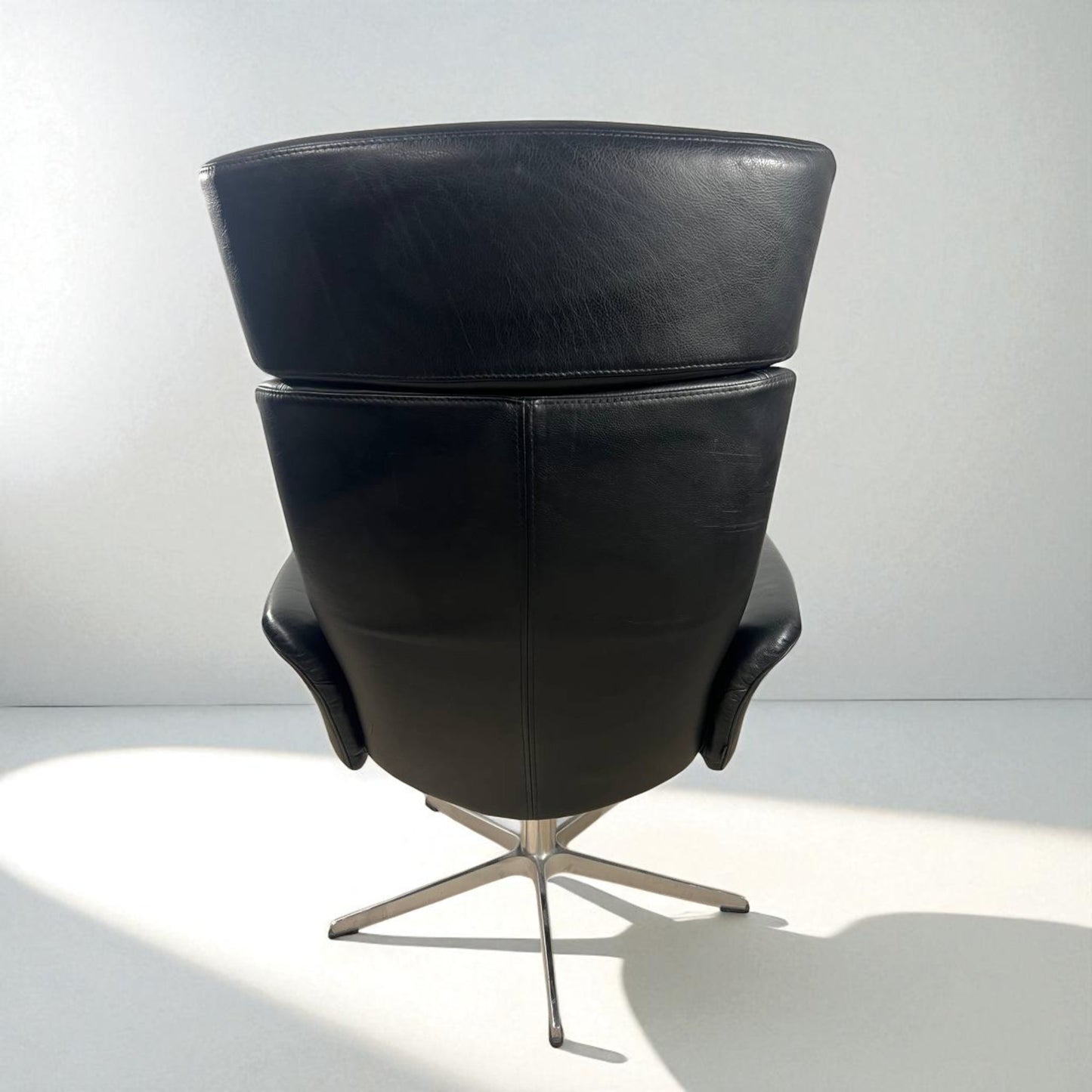 Conform Master  Recliner med innbygd fothviler – MøbelGlede