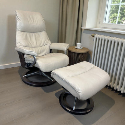 Stressless View lenestol med krakk – Signatur understell