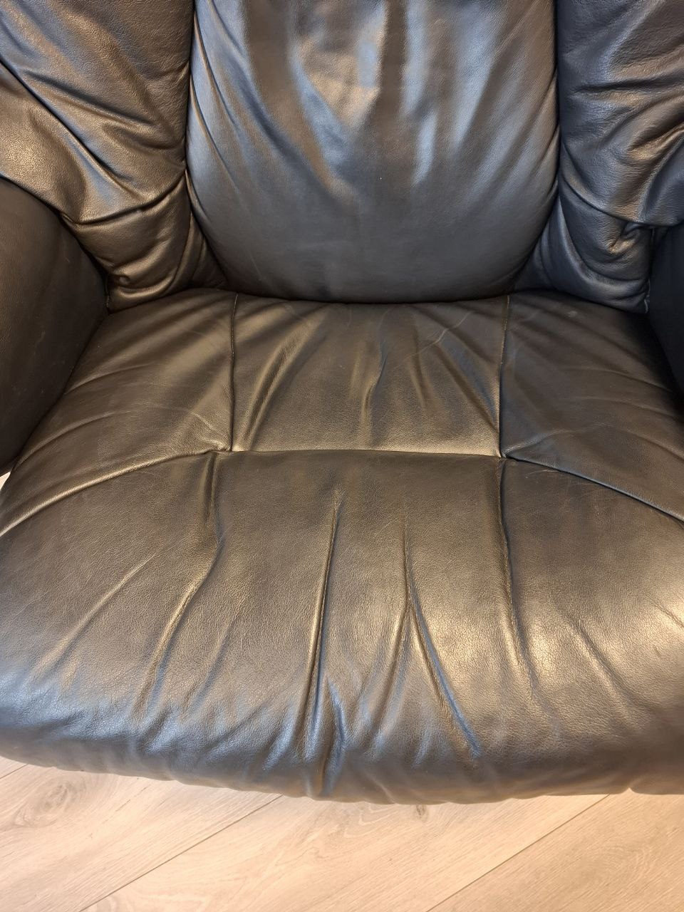 Brukt Stressless Live (L) lenestol m/krakk i svart - i interiorsetting