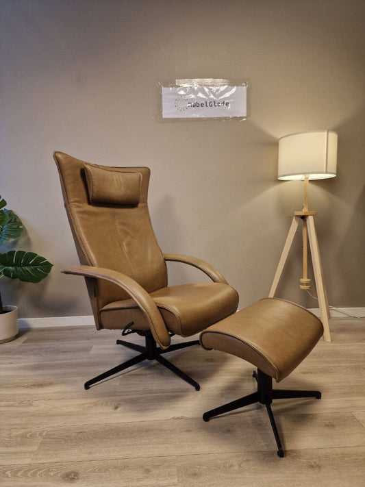 Brunstad Delta Motion lenestol med krakk i brun