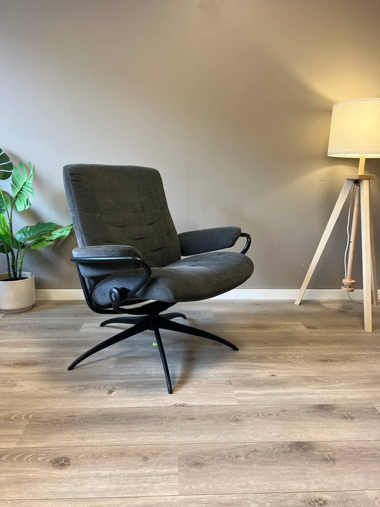 Ekornes Stressless Metro Lav lenestol i grått tekstil