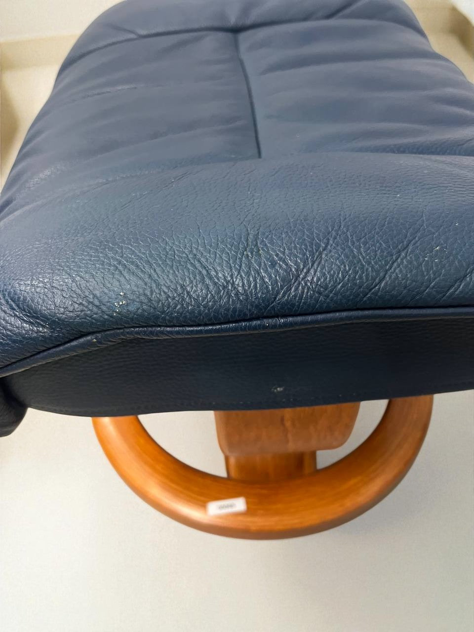 Stressless Reno (M) lenestol med krakk – ekte skinn – Pent brukt | MøbelGlede