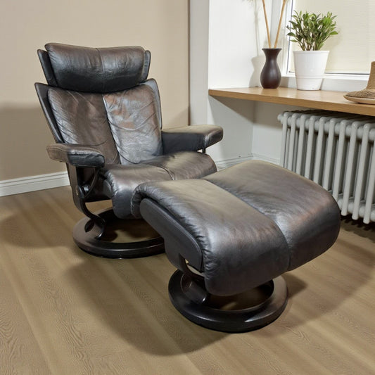 Stressless Magic (M) lenestol svart skinn m/ krakk – Ekornes kvalitet | MøbelGlede