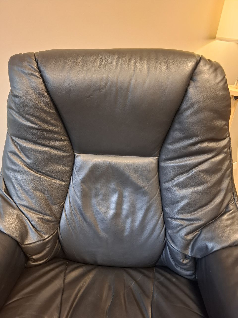 Brukt Stressless Live (L) lenestol m/krakk i svart - naerbilde