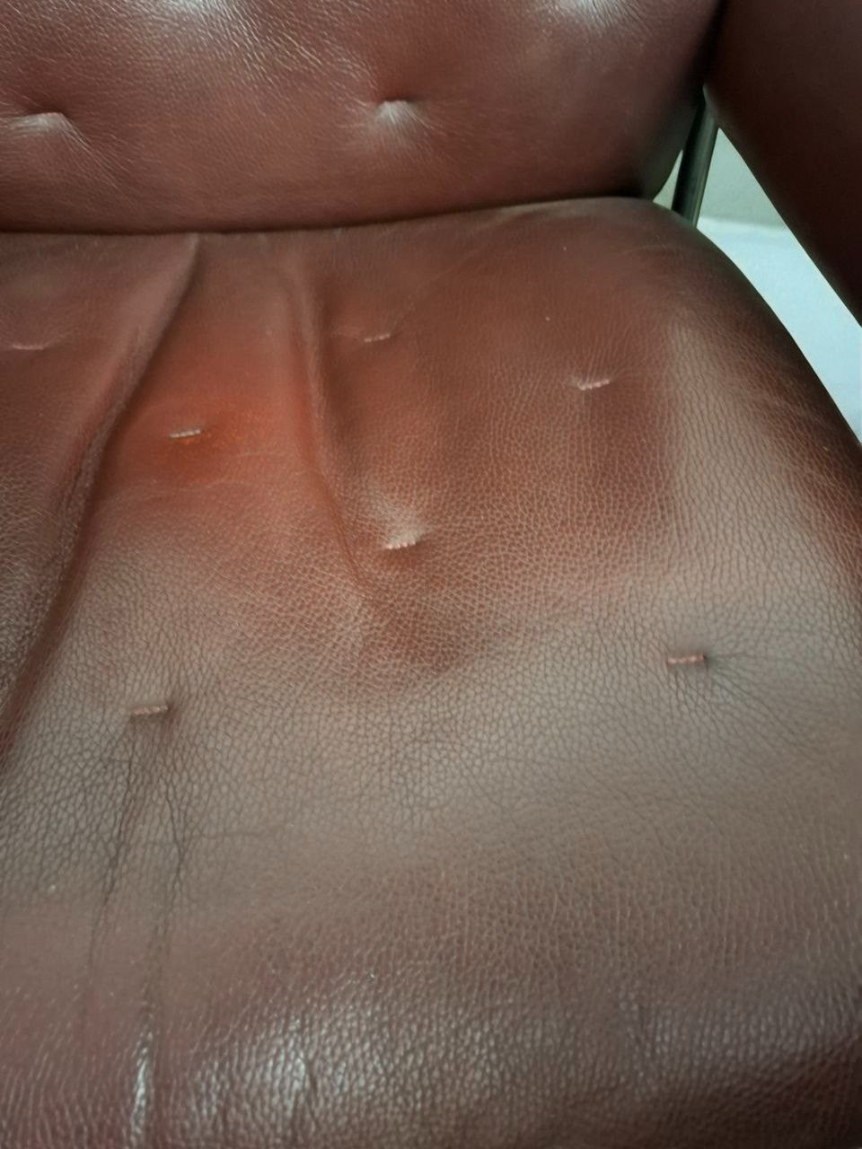 Stressless Metro Lenestol m/Krakk i Burgunder Skinn – MøbelGlede