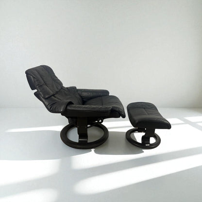 Stressless Reno i sort skinn – Kvalitet & Komfort fra Ekornes | MøbelGlede