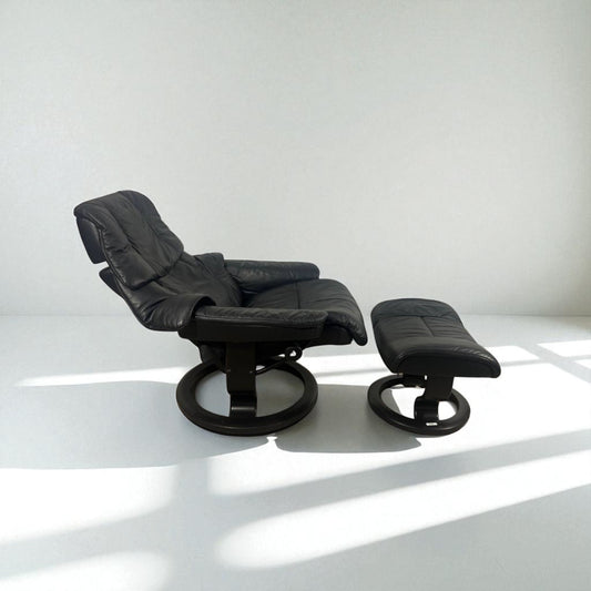 Stressless Reno i sort skinn – Kvalitet & Komfort fra Ekornes | MøbelGlede