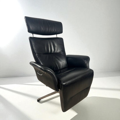 Conform Master  Recliner med innbygd fothviler – MøbelGlede