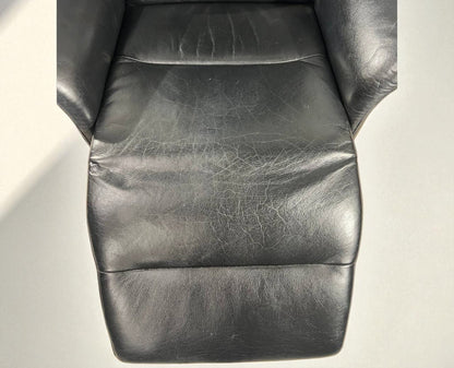 Conform Master  Recliner med innbygd fothviler – MøbelGlede