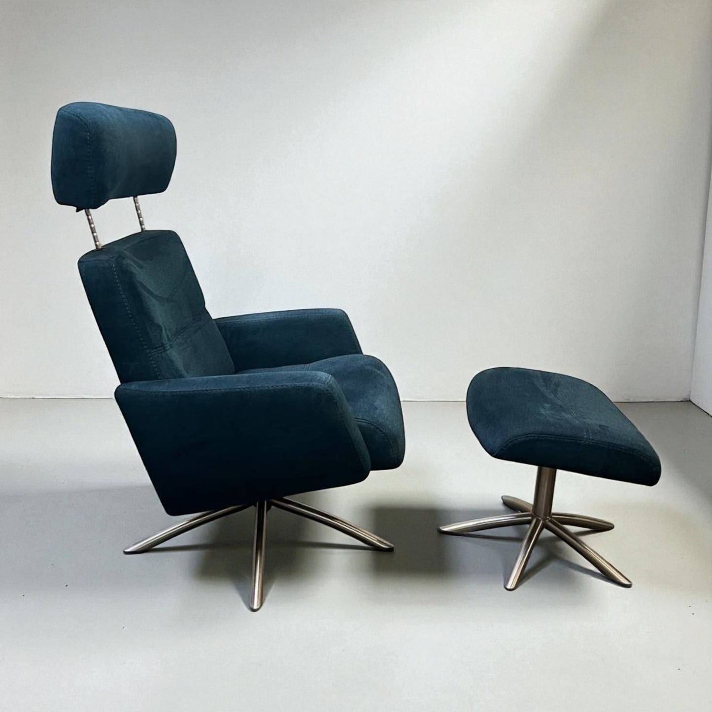 IMG Lenestol med Krakk – Petrol Tekstil | Ergonomisk Komfort fra Ekornes