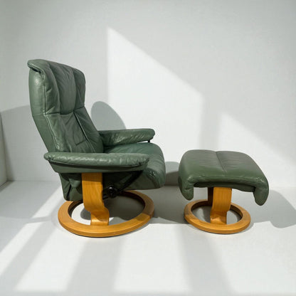 Stressless Mayfair (L) lenestol med krakk – ekte skinn | MøbelGlede