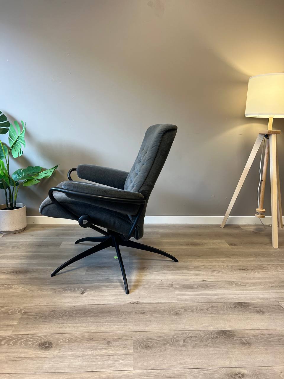 Ekornes Stressless Metro Lav lenestol i grått tekstil
