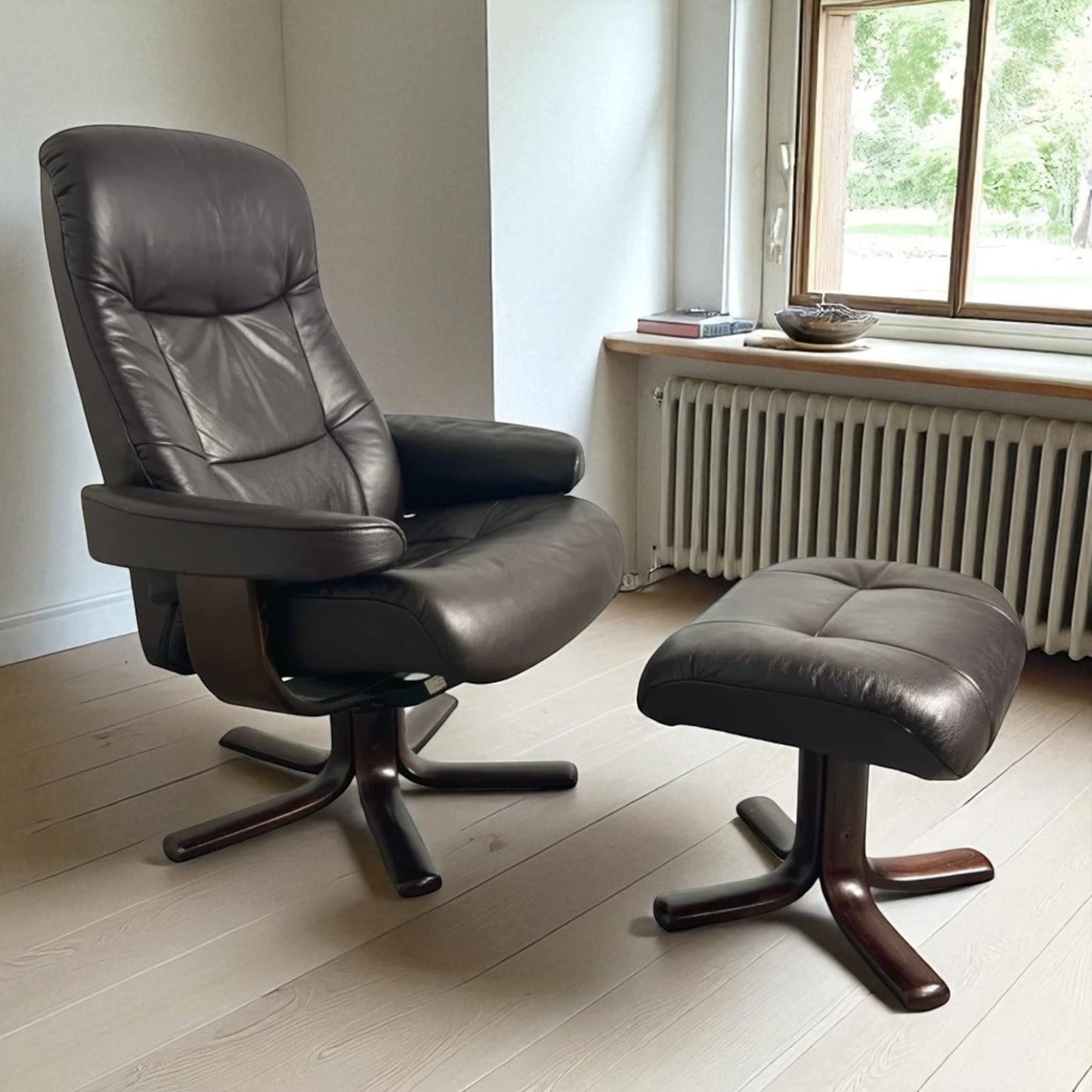Hjellegjerde Scansit lenestol m/krakk