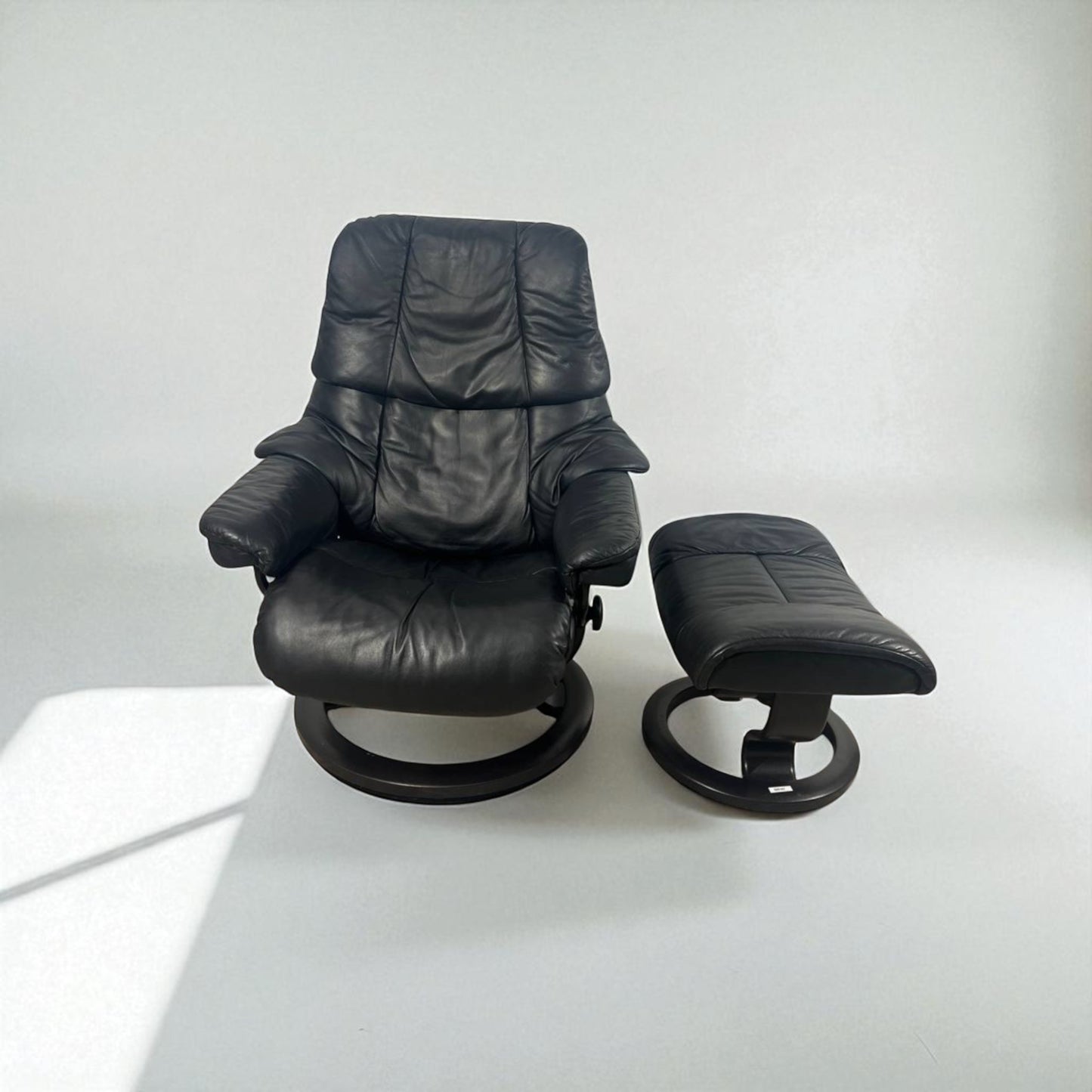 Stressless Reno i sort skinn – Kvalitet & Komfort fra Ekornes | MøbelGlede