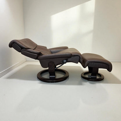 Stressless Capri L lenestol m/krakk – brun skinn | Eksklusiv komfort fra MøbelGlede