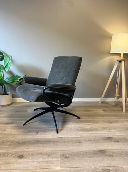 Ekornes Stressless Metro Lav lenestol i grått tekstil