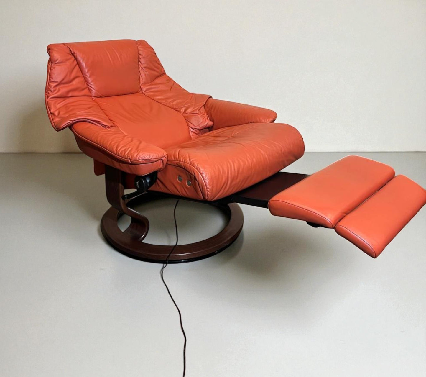 Stressless® Live (M) Power elektrisk lenestol innbygd fothviler Ekornes