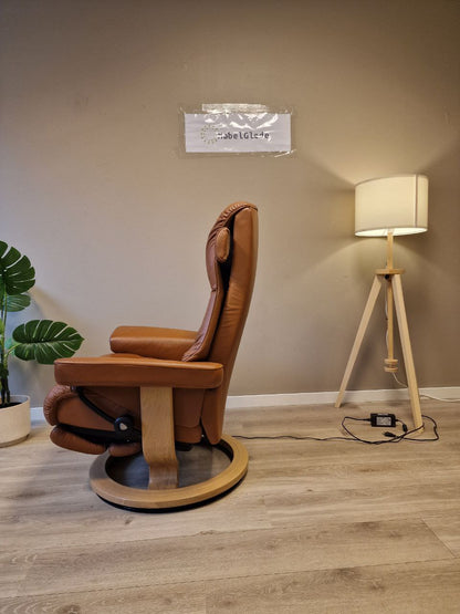Brukt Stressless View Power lenestol (M) i cognac - med krakk
