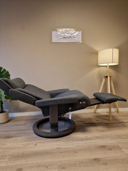 Brukt Stressless Magic Power lenestol (L) i grå - sidevisning
