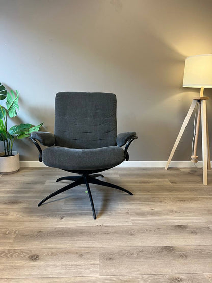 Ekornes Stressless Metro Lav lenestol i grått tekstil