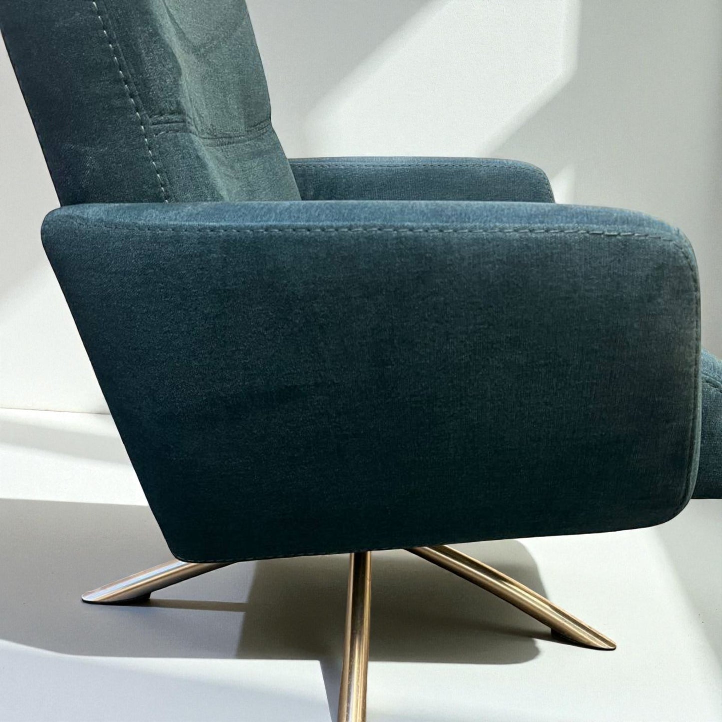 IMG Lenestol med Krakk – Petrol Tekstil | Ergonomisk Komfort fra Ekornes