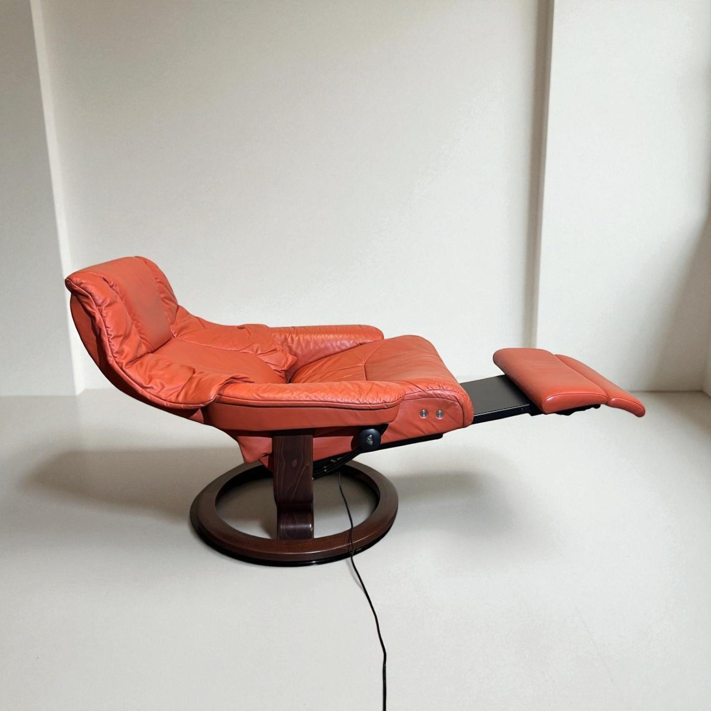 Stressless® Live (M) Power elektrisk lenestol innbygd fothviler Ekornes