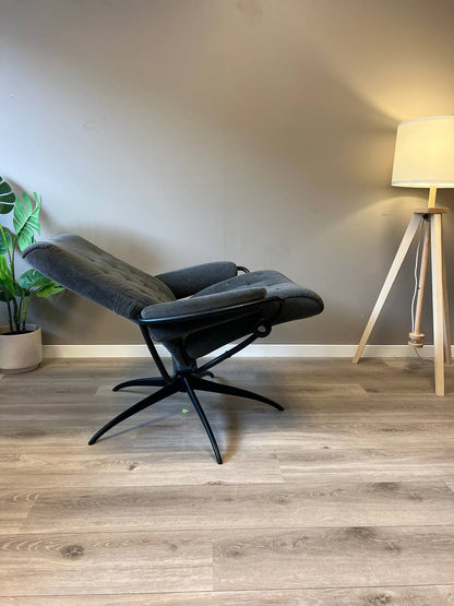 Ekornes Stressless Metro Lav lenestol i grått tekstil
