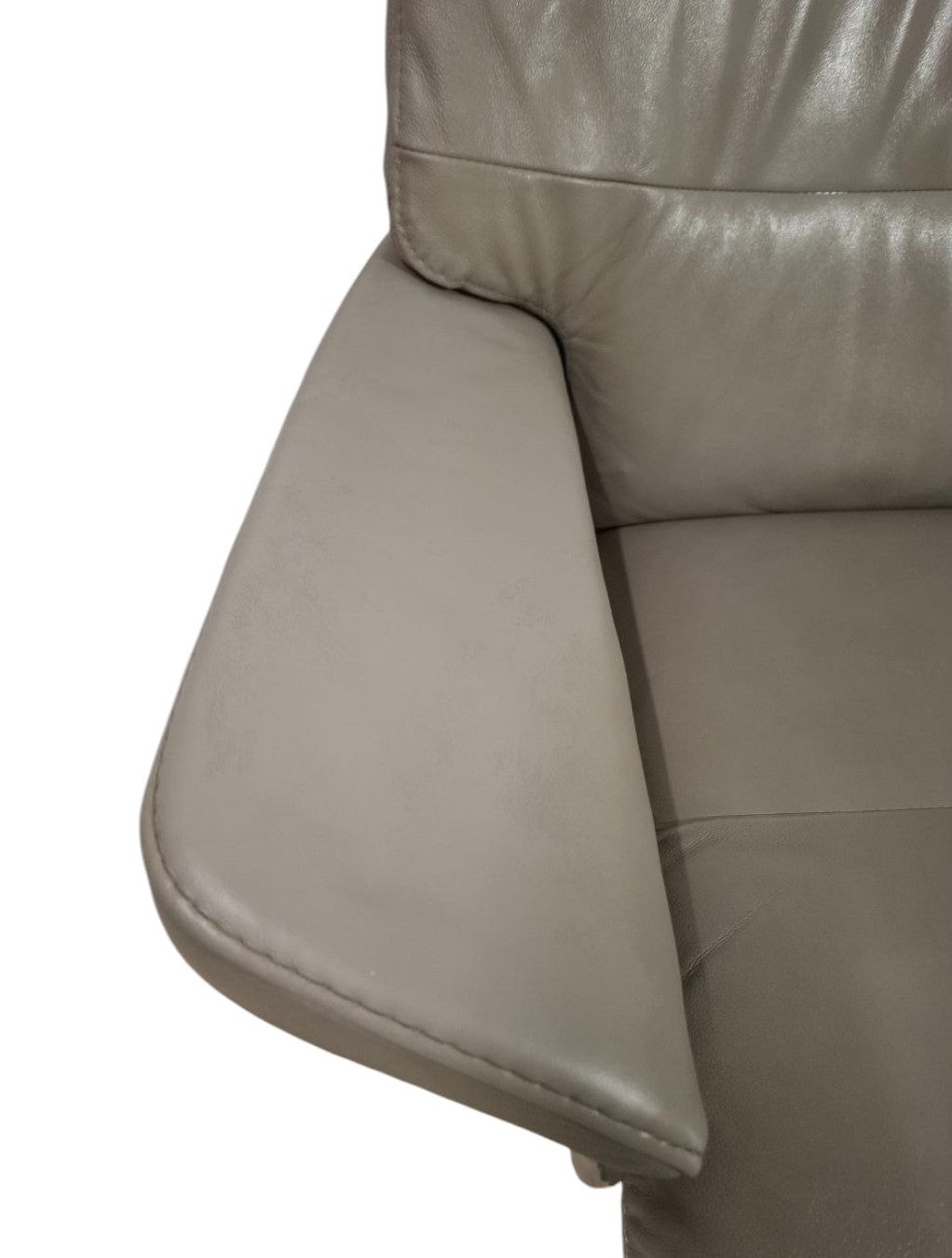 Stressless Capri lenestol med krakk – Signatur understell